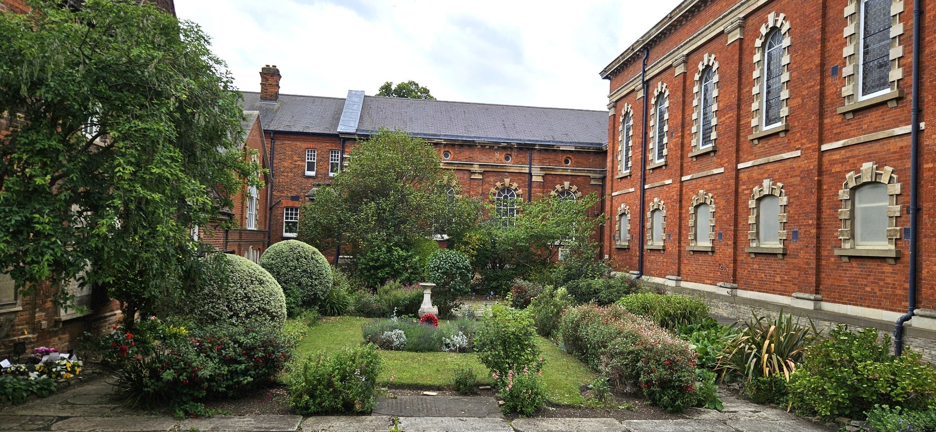 Bunyan Meeting Church Gardens.jpg